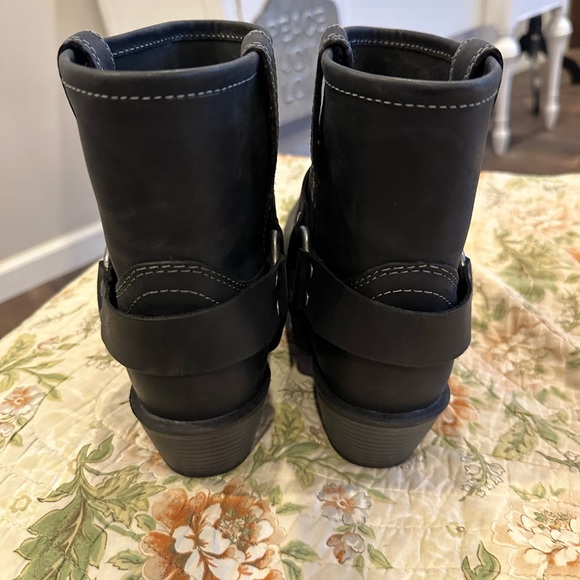 Justin Boots Black Leather Shorty Harness Boots Size 9.5 NWOT - Picture 5 of 9